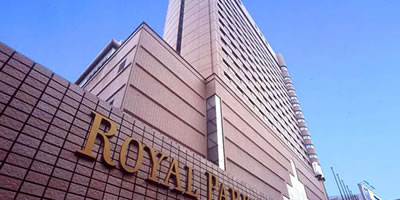ロイヤルパークホテルの外観