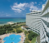 ロイヤルホテル沖縄残波岬の外観